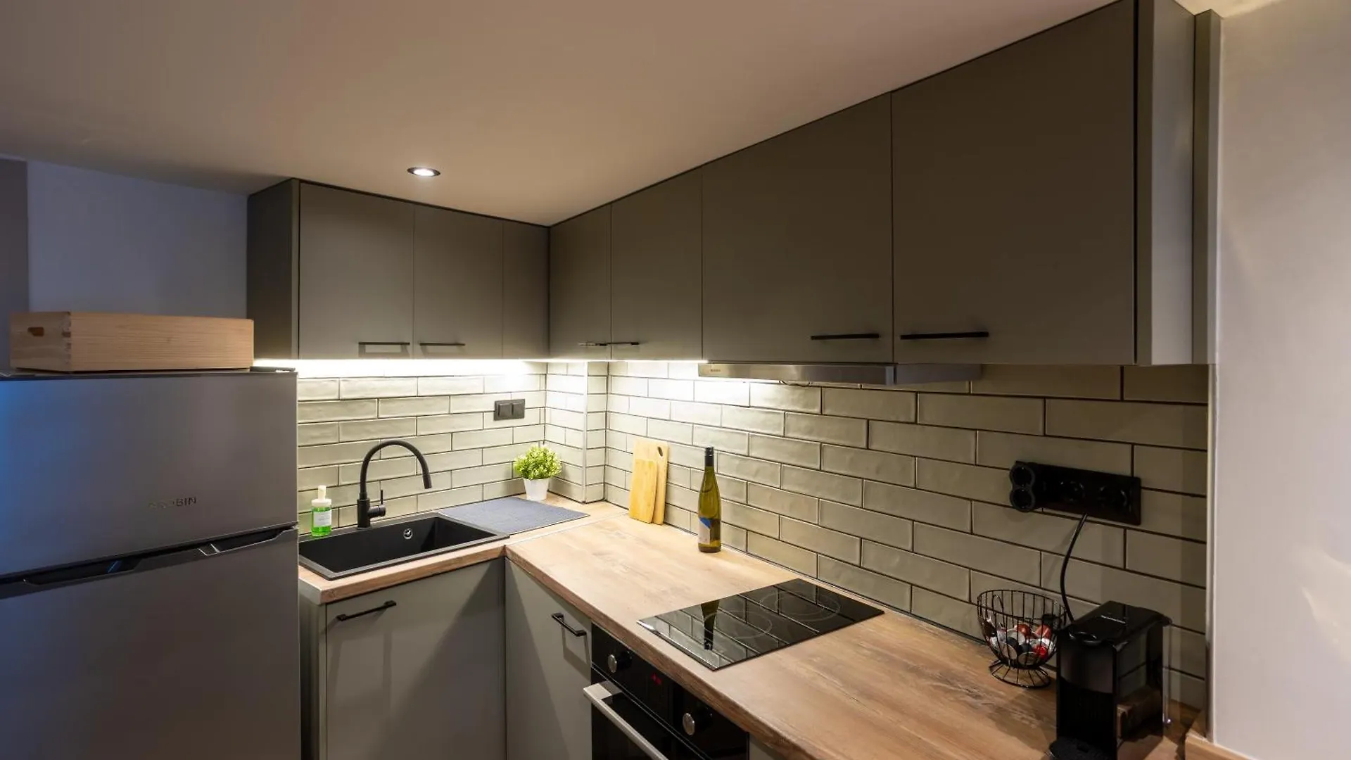 100Mbps Smart Tv Ac Self Check-In Full Kitchen Lägenhet Thessaloníki Grekland